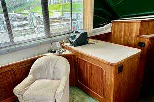 1991 Carver 3807 Aft Cabin thumbnail 23