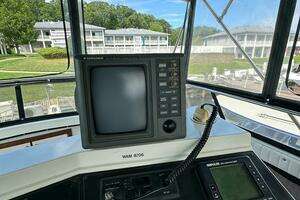 1991 Carver 3807 Aft Cabin thumbnail 16