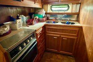 1991 Carver 3807 Aft Cabin thumbnail 29