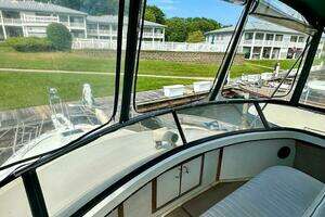 1991 Carver 3807 Aft Cabin thumbnail 11