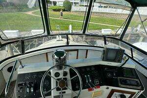 1991 Carver 3807 Aft Cabin thumbnail 13