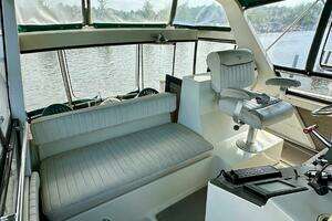 1991 Carver 3807 Aft Cabin thumbnail 12