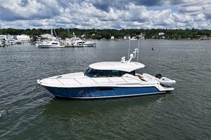 45FT (13.87M) TIARA YACHTS Worth Avenue Yachts