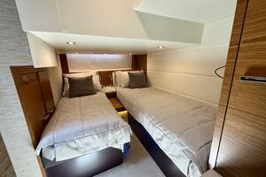 45FT (13.87M) TIARA YACHTS