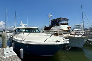 45FT (13.87M) TIARA YACHTS