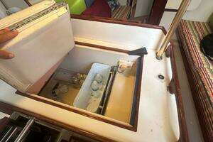 1977 Pearson 365 Ketch thumbnail 24