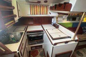 1977 Pearson 365 Ketch thumbnail 22