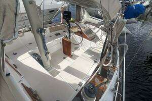 1977 Pearson 365 Ketch thumbnail 3