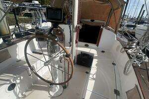1977 Pearson 365 Ketch thumbnail 4