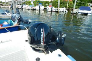 Czech Mate 19ft Boston Whaler Yacht For Sale