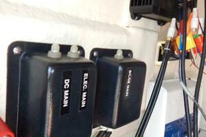 Czech Mate 19ft Boston Whaler Yacht For Sale