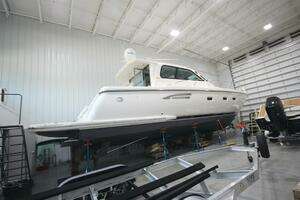 Sirena 2006 Tiara Yachts 5200 Sovran Salon Yacht For Sale in Grand Haven 