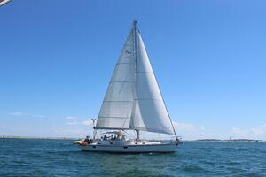 46FT (14.02M) HYLAS Worth Avenue Yachts