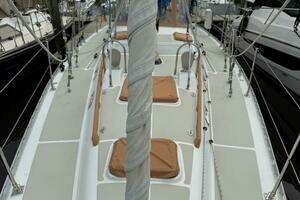 2008 Hylas 46 Center Cockpit thumbnail 13