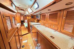 2008 Hylas 46 Center Cockpit thumbnail 28