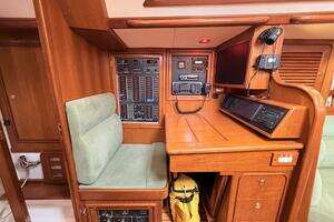 2008 Hylas 46 Center Cockpit thumbnail 29