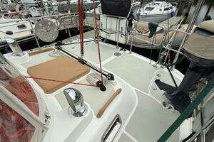 2008 Hylas 46 Center Cockpit thumbnail 15