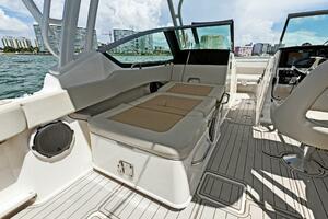 24ft Boston Whaler Yacht For Sale