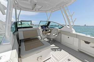 24ft Boston Whaler Yacht For Sale