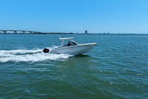 24ft Boston Whaler Yacht For Sale