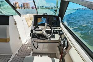 24ft Boston Whaler Yacht For Sale