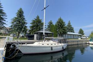 QUINTETTE III 34ft Aloha Yacht For Sale
