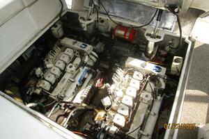 40' Trojan engine room access