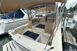34' Mainship cockpit forward