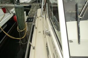 34' Mainship starboard side deck