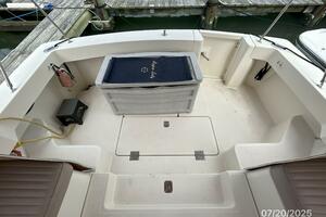 34' Mainship cockpit3