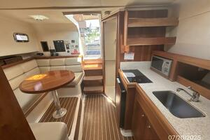 34' Mainship salon aft