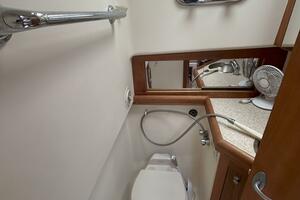34' Mainship head