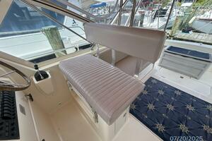 34' Mainship helm benchseat