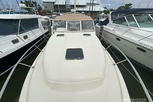 34' Mainship foredeck aft