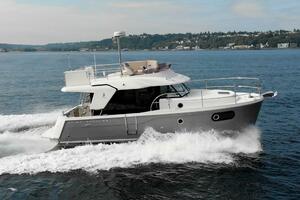 Everything Is Fine 30ft Beneteau Yacht For Sale