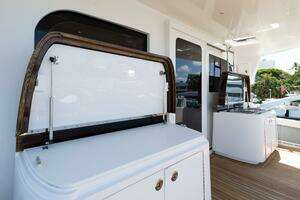 2014 Hatteras 80 thumbnail 73
