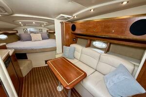 33ft Rinker Yacht For Sale