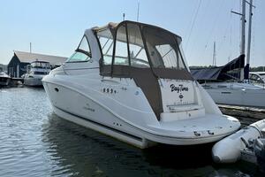33ft Rinker Yacht For Sale