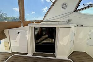 37ft Cruisers Yachts Yacht For Sale