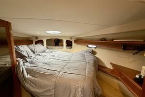 37ft Cruisers Yachts Yacht For Sale