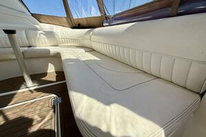 37ft Cruisers Yachts Yacht For Sale