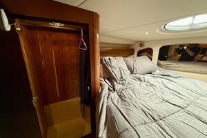 37ft Cruisers Yachts Yacht For Sale