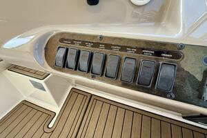 37ft Cruisers Yachts Yacht For Sale