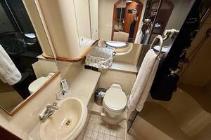 37ft Cruisers Yachts Yacht For Sale