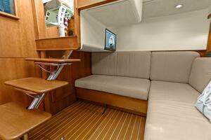2013 Sabre 38 Salon Express- FIVE O'CLOCK- Salon