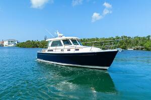 2013 Sabre 38 Salon Express- FIVE O'CLOCK- Profile