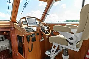 2013 Sabre 38 Salon Express- FIVE O'CLOCK- Helm