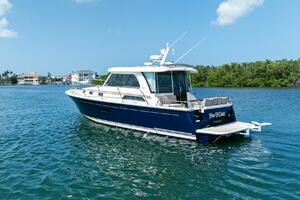 2013 Sabre 38 Salon Express- FIVE O'CLOCK- Profile