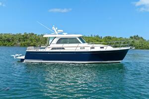 2013 Sabre 38 Salon Express- FIVE O'CLOCK- Profile