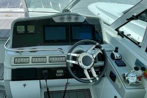 Formula 45 Yacht BenThere- Helm